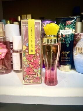 💐🌸🌹Victoria's Secret Heavenly Flowers 🌺 💐🌷BNIB 2.5OZ